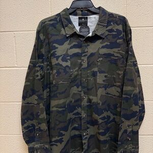 Junk Food Clothing Men's Camouflage Button-Down Shirt - Olive Green & Navy